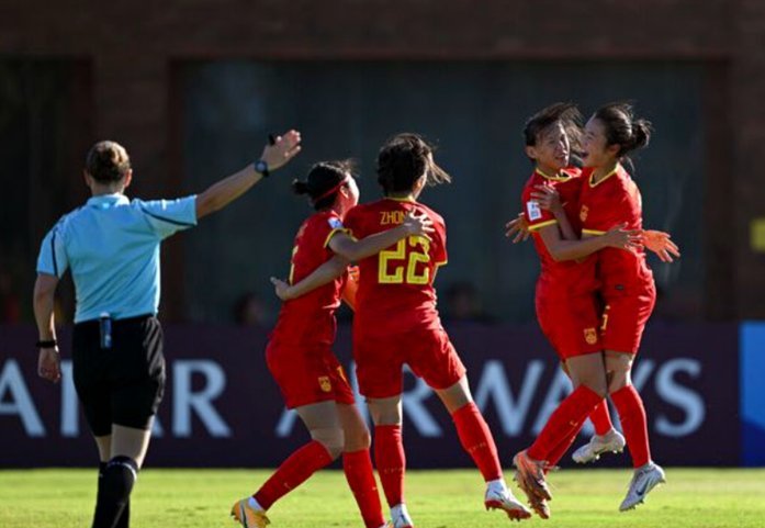 青春对决！绝境中双响未改败局，朝鲜4-2胜，中国无缘亚洲杯决赛