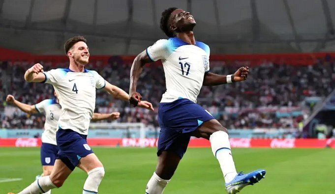 头名出线！英格兰2-0巴拿马 凯恩破门创纪录