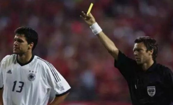卡恩：要能改写历史，我希望FIFA撤销2002年对巴拉克的黄牌