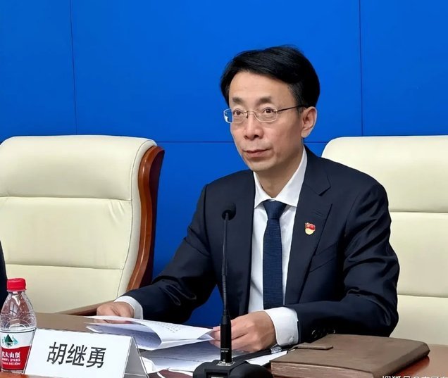 足球门将因放球被判刑