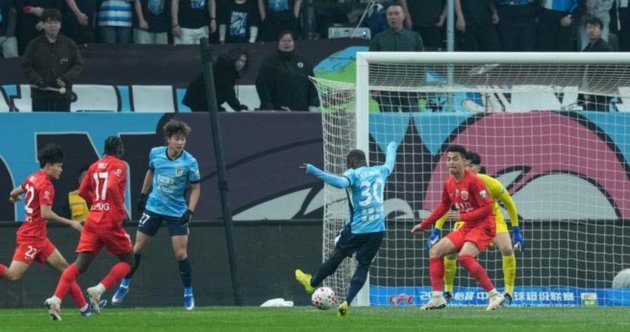 河南vs英博首发：纳萨里奥、马莱莱出战，阿奇姆彭战旧主