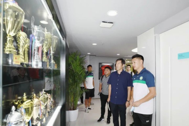 专访广州足坛名宿吕建军：青训门派之争是伪命题？