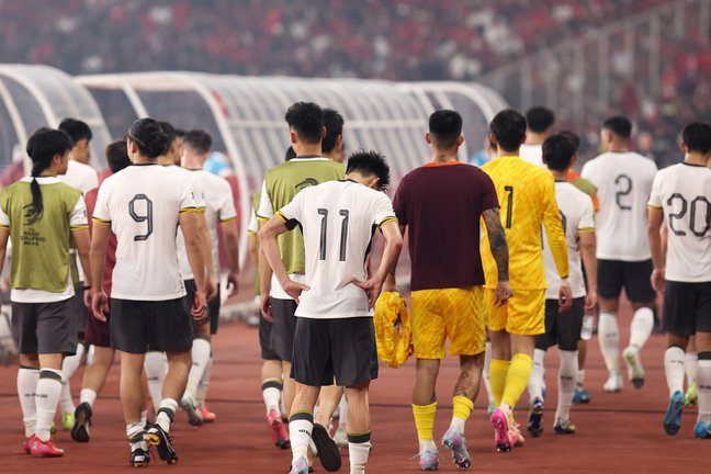 0-5惨败巴勒斯坦，中国球迷怒斥场内