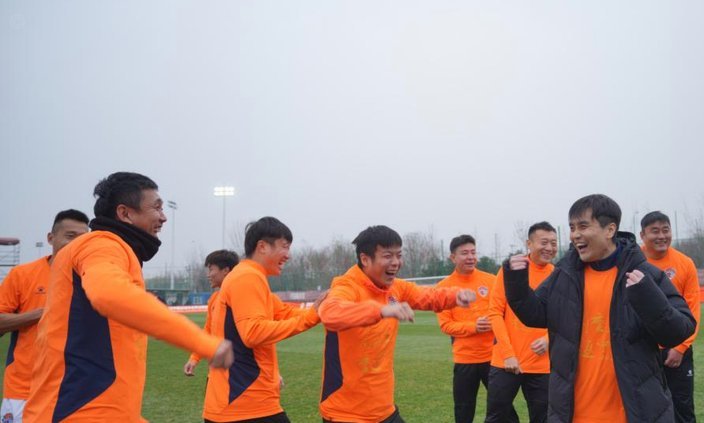 青岛海牛：年轻班底坚守保级，力争最快重返中超