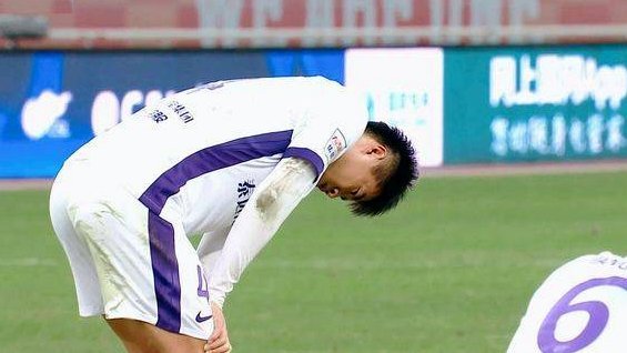 谢文能低射破门，泰山2-0领先浙江